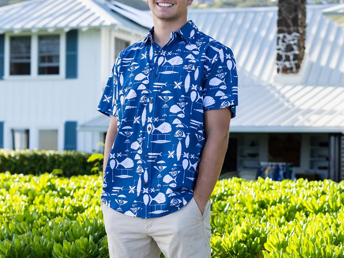  Traditional Hawaiian shirt fabrics include cotton, silk, and rayon. 