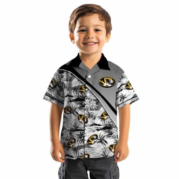 missouri-tigers-sunset-palms-black-white-hawaiian-shirt-top-rated missouri tigers sunset palms black white hawaiian shirt top rated