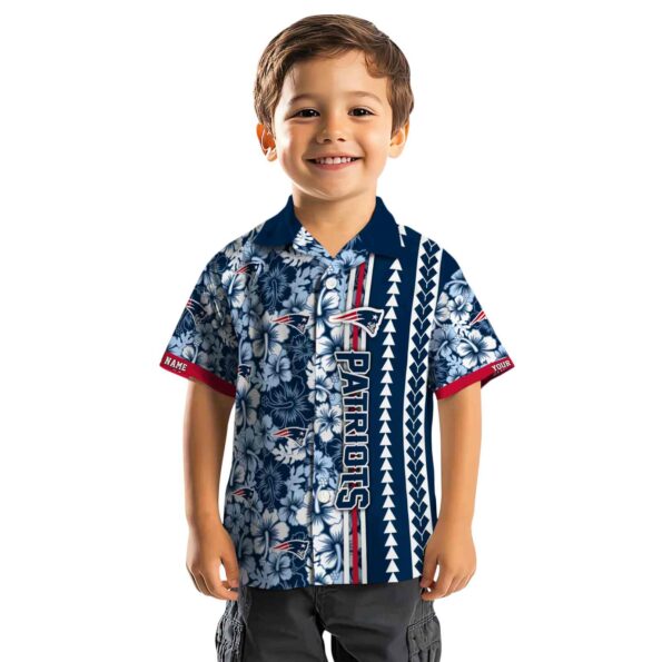 personalized-new-england-patriots-hibiscus-arrows-blue-white-hawaiian-shirt-top-rated personalized new england patriots hibiscus arrows blue white hawaiian shirt top rated