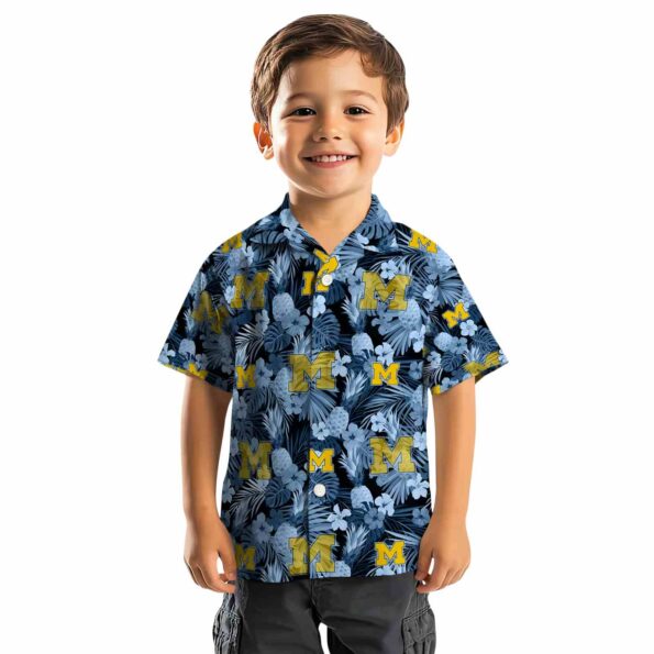 michigan-wolverines-floral-pineapple-blue-hawaiian-shirt-top-rated michigan wolverines floral pineapple blue hawaiian shirt top rated