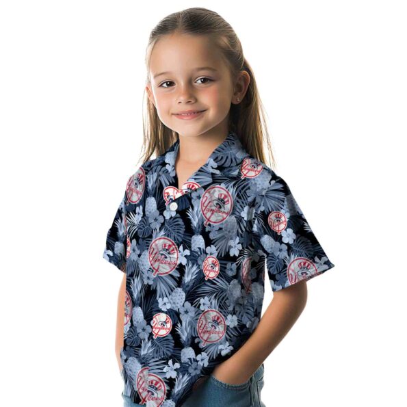 new-york-yankees-floral-pineapple-navy-hawaiian-shirt-premium-grade new york yankees floral pineapple navy hawaiian shirt premium grade