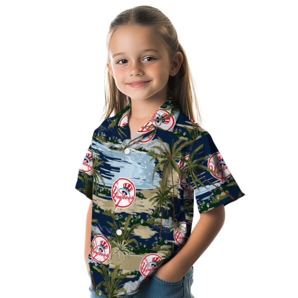 new-york-yankees-palm-horizon-navy-hawaiian-shirt-premium-grade new york yankees palm horizon navy hawaiian shirt premium grade